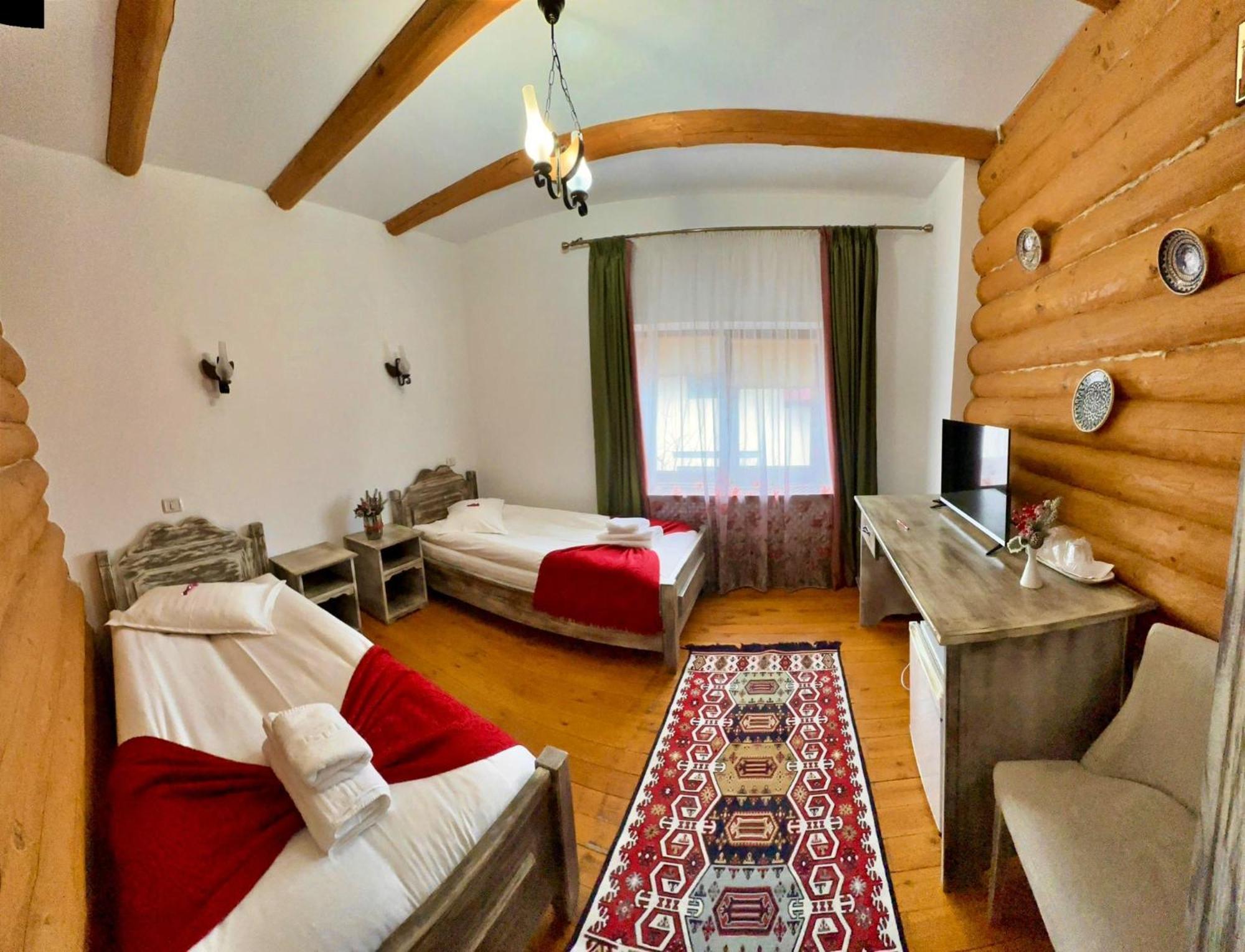 Domeniul Haiducilor Bucovina Сучава Экстерьер фото