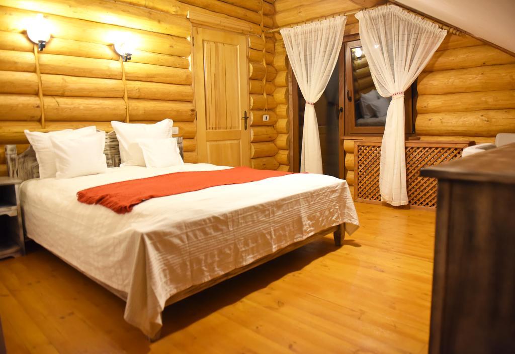 Domeniul Haiducilor Bucovina Сучава Экстерьер фото